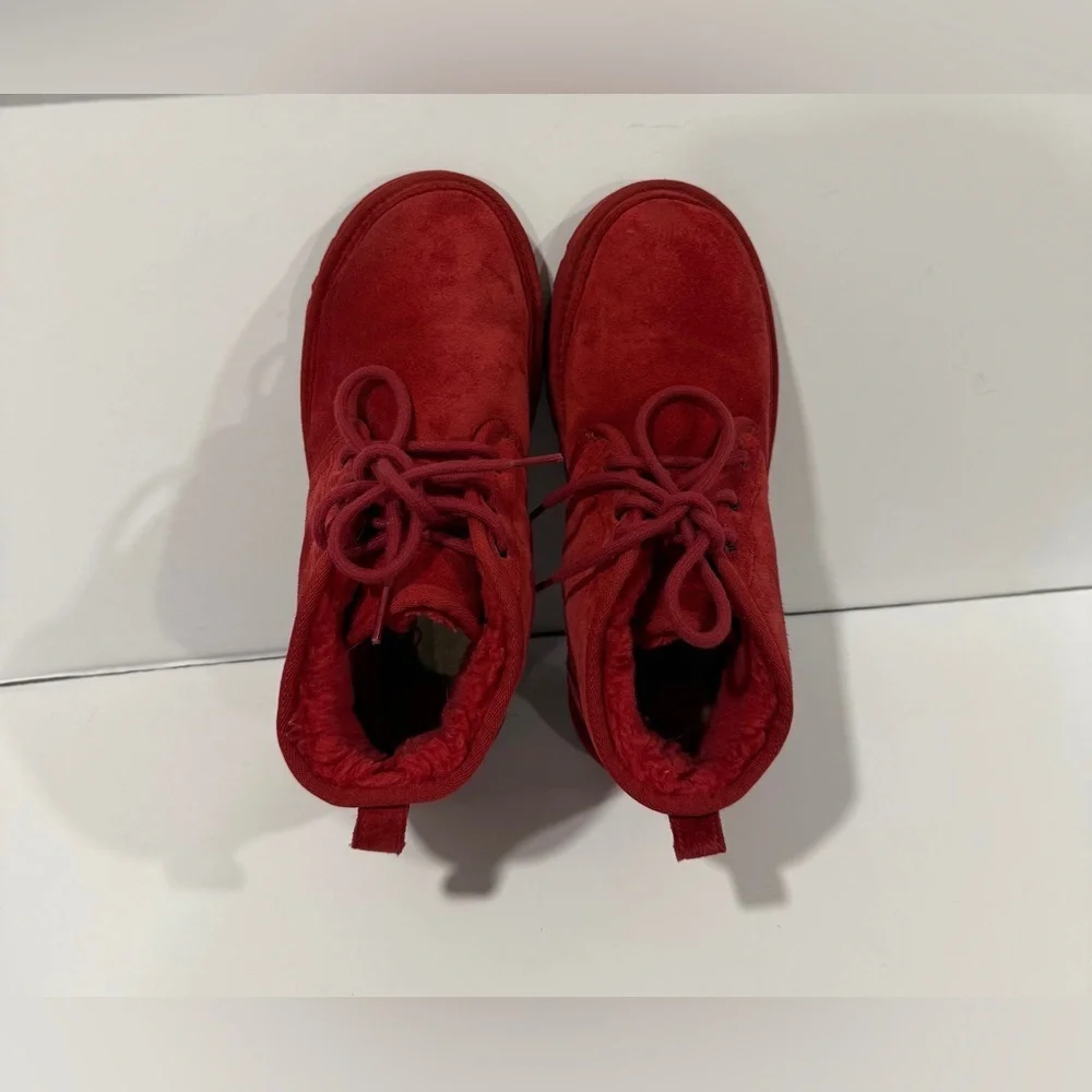 UGG Neumel Boots Red Suede Shearling Lined Chukka Men’s 8 Women’s 9.5